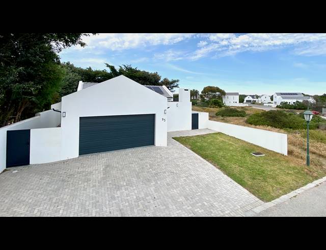 4 BEDROOM HOUSE FOR SALE IN SHELLEY POINT